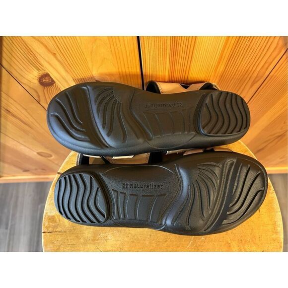 Naturalizer leather sandal size 9.5M Tan - Picture 8 of 9